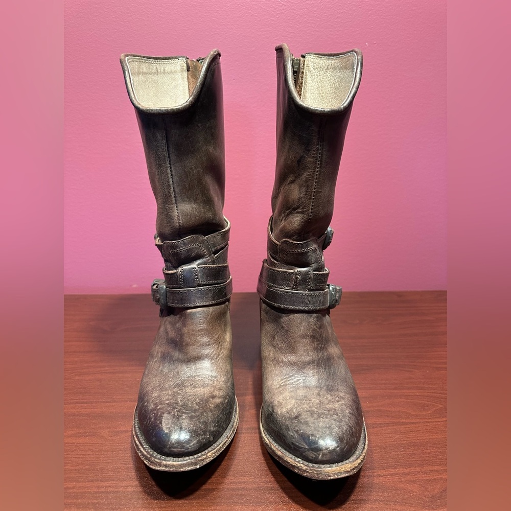 Freebird by Steven Pikes!  Size 8!